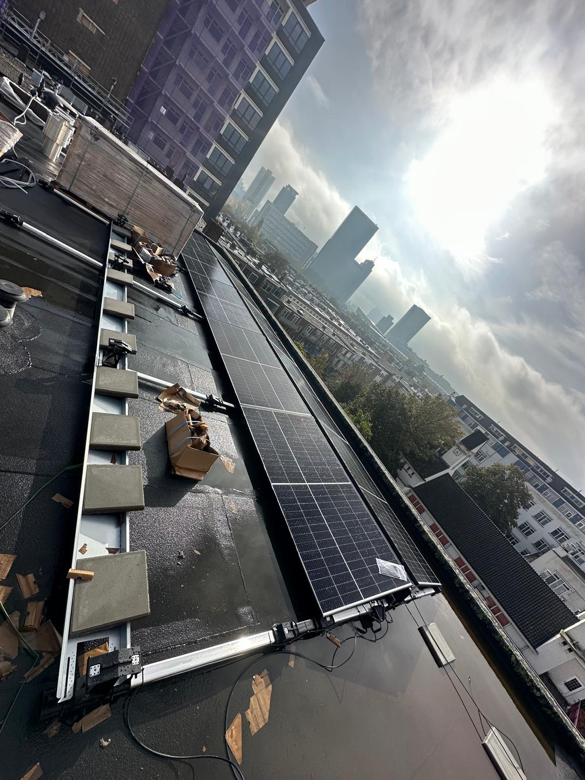 Panelen de lucht in. Emmahuis in Den Haag door Mandotech